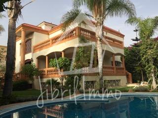 Splendide Villa avec Piscine et jardin à Agadir