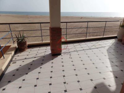 Exceptionnelle Duplex pieds dans l’eau à Agadir