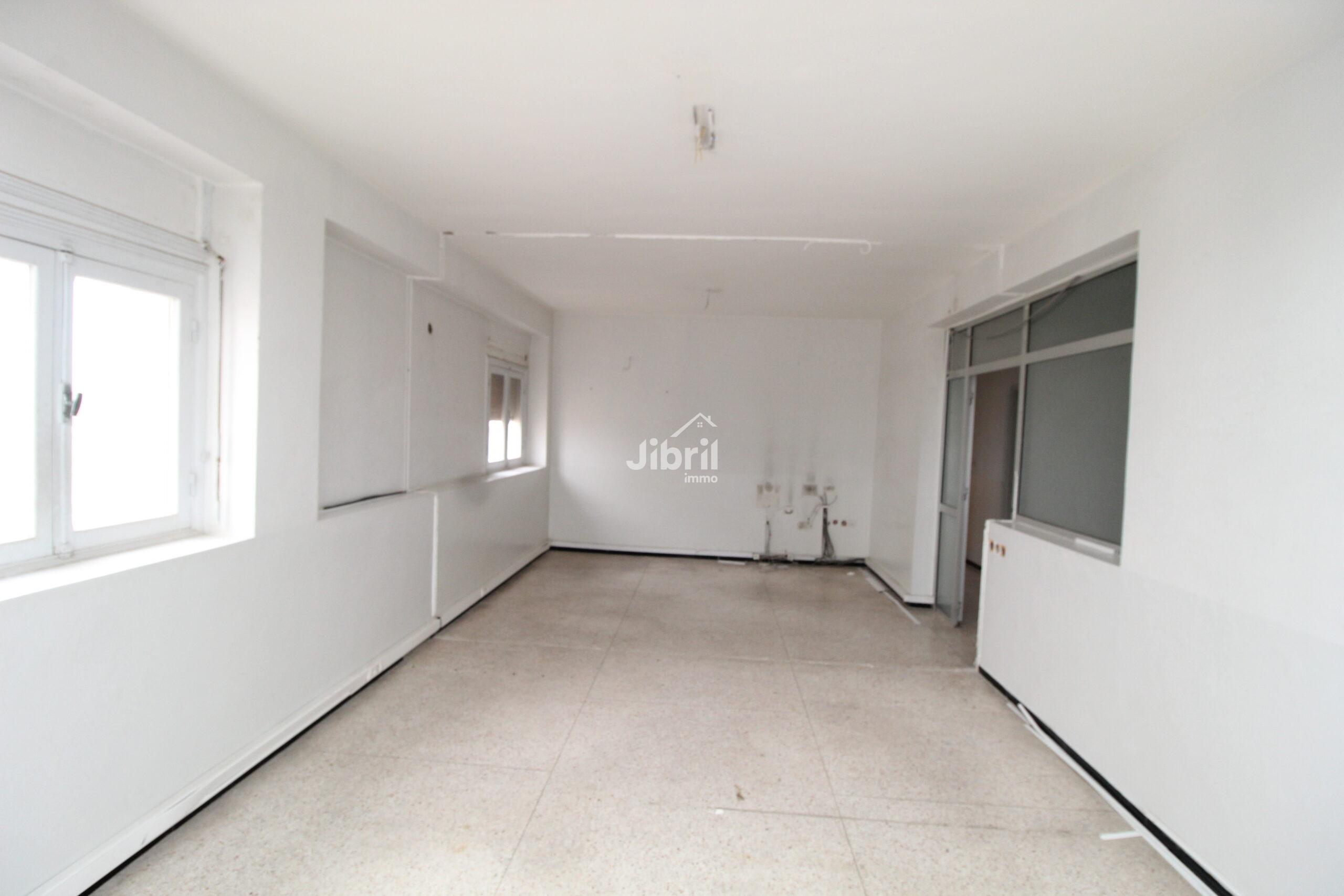 Bureau à louer Av Hassan 1er cité Dakhla Agadir