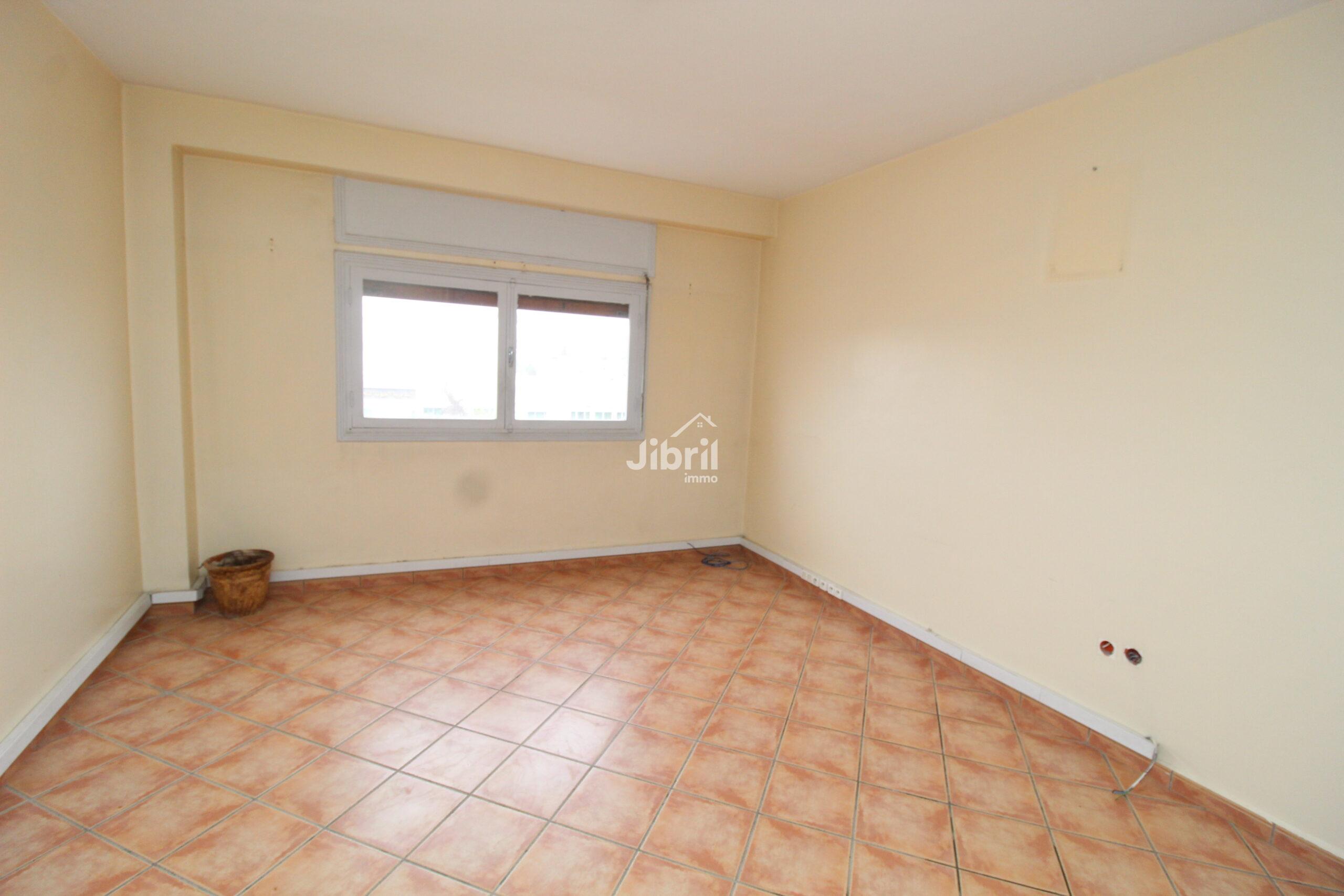 Bureau à louer Av Hassan 1er cité Dakhla Agadir