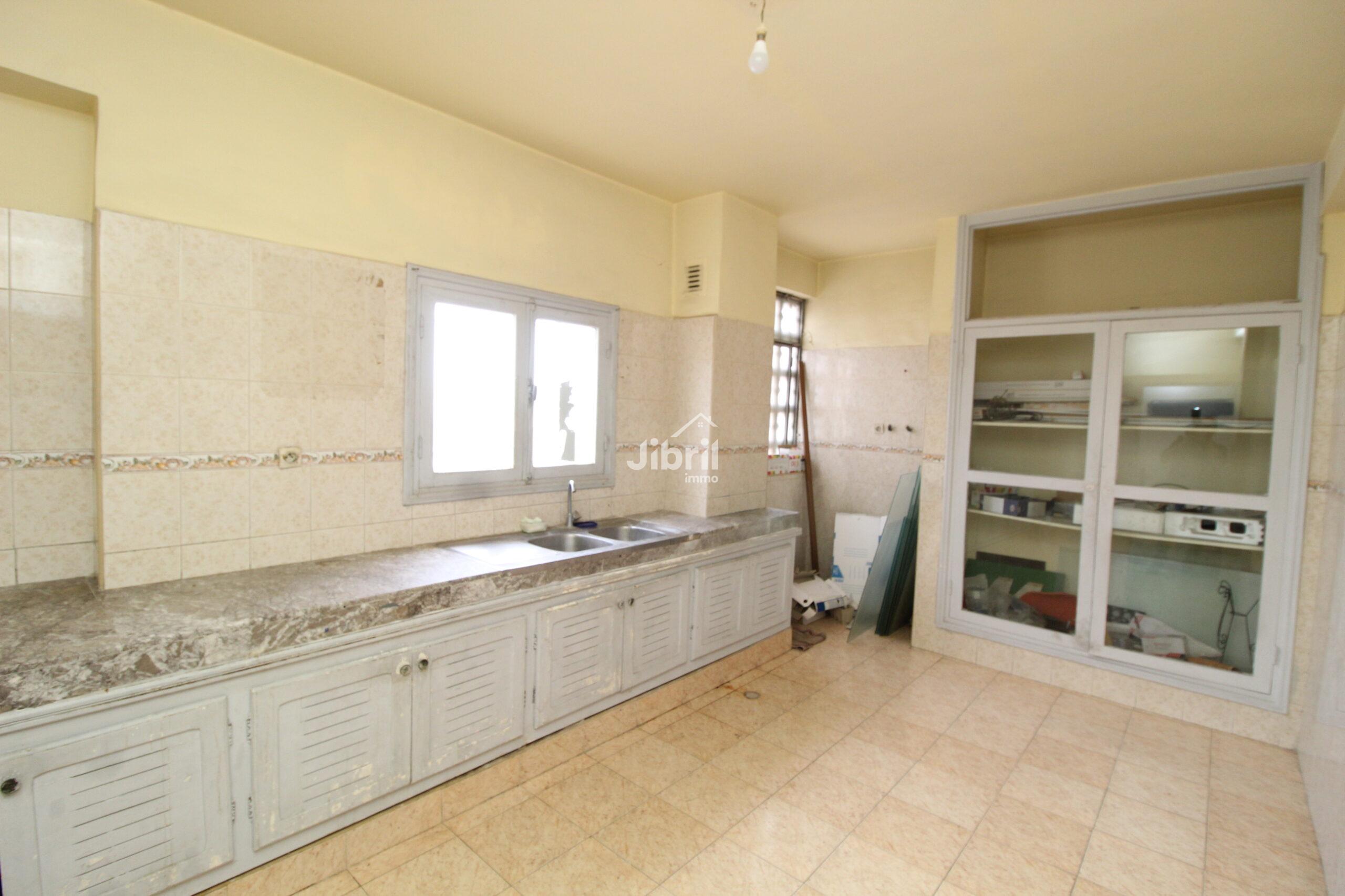 Bureau à louer Av Hassan 1er cité Dakhla Agadir