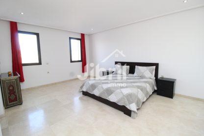 Villa d’exception avec piscine privée et jardin luxuriant – Agadir