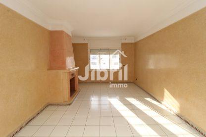 Joli Appartement lumineux 3 chambres à louer – Avenue des FAR, Agadir