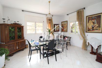 Charmante villa à Agadir – Quartier calme, grand jardin et 4 chambres spacieuses !