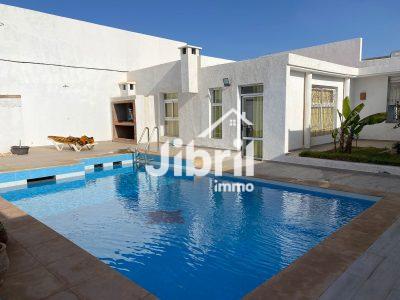 Maison contemporaine avec piscine – à 25 km d’Agadir – NON TITRÉ