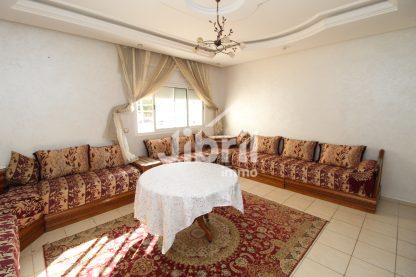 Appartement 2 chambres à louer à Agadir – Confort et sécurité en rez-de-chaussée