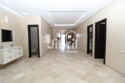 Spacieux appartement au dernier étage à Haut Founty, Agadir