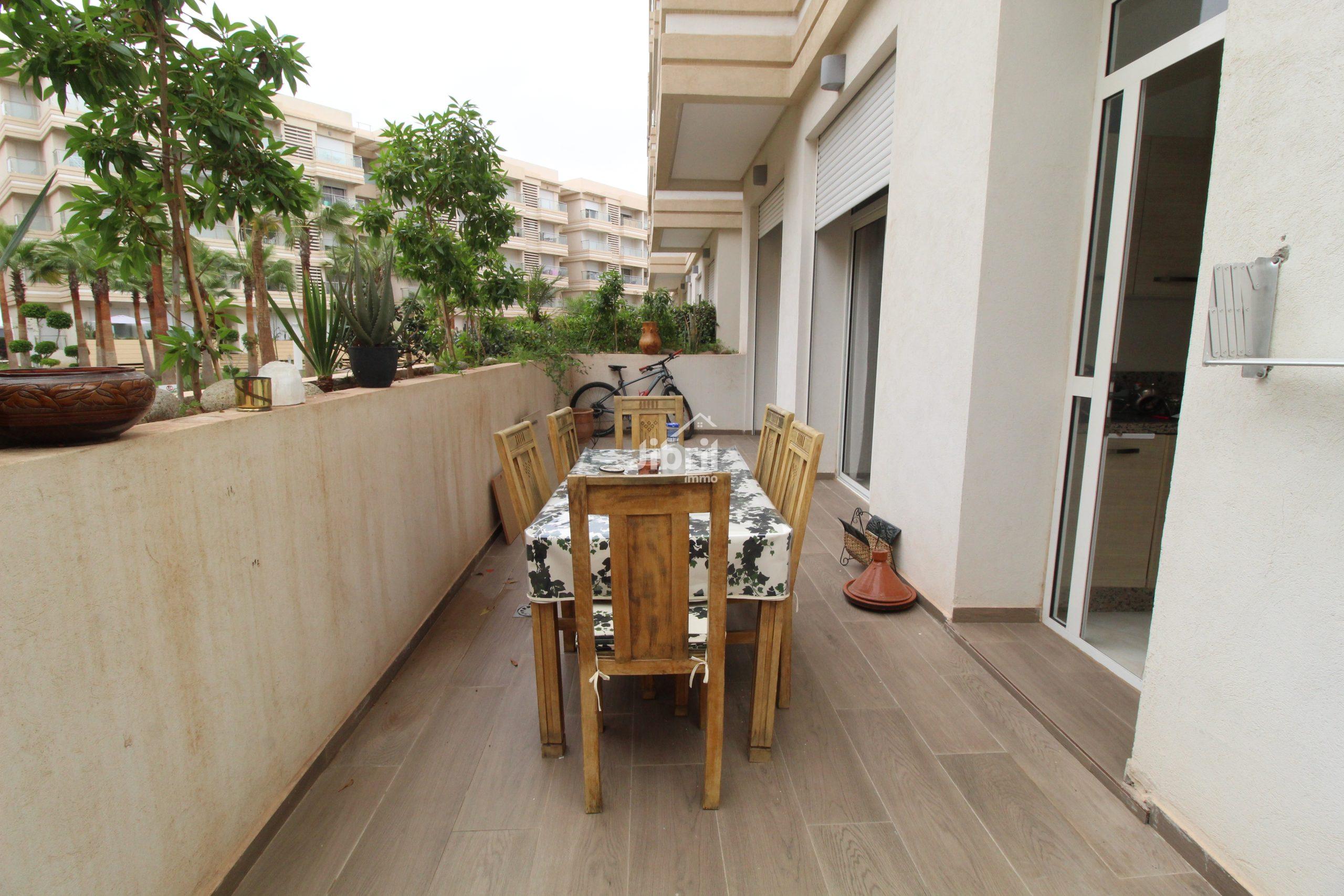 Spacieux 3 chambres meublé avec terrasse, parking et double salon