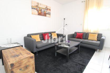 Appartement 2 chambres rénové – Emplacement central sur l’Avenue des FAR à Agadir !