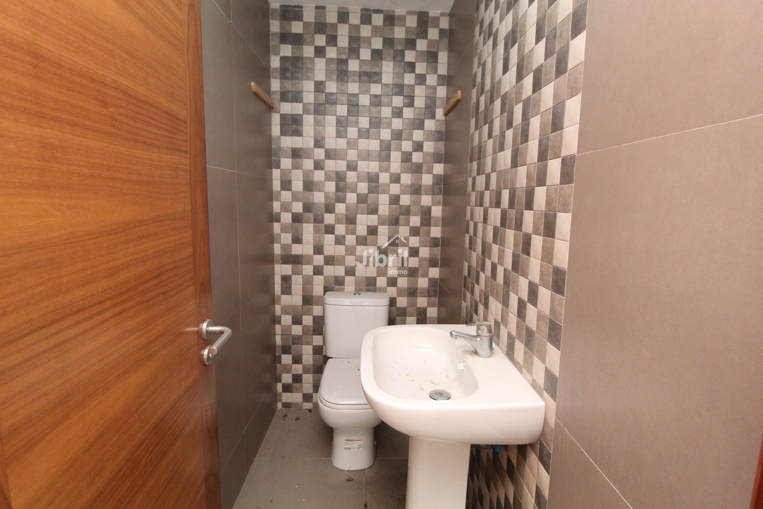 Plateau bureau de 65m² sur l’avenue Moukawama, Agadir