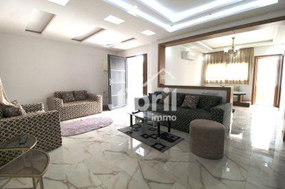 Appartement avec entrée indépendante et balcons – Quartier Industriel, Agadir