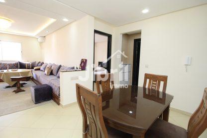 Bel appartement meublé au dernier étage à Hay Mohammadi