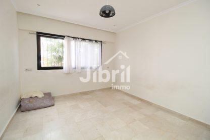 À vendre : Appartement 2 chambres à Amsernate – Idéalement situé, ascenseur, balcon et parking