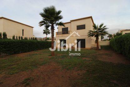 Villa à vendre à Agadir – Quartier Bensergao Aghroud, proche des Golfs