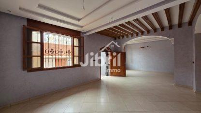 Spacieuse villa à Dakhla – Fort potentiel, volumes généreux et opportunité à saisir