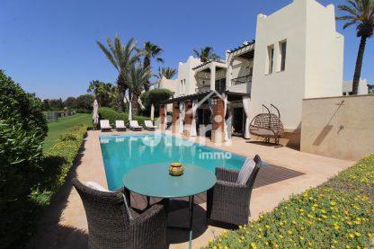 PREMIUM ! Villa meublée avec piscine privée à vendre à Agadir – Vue imprenable sur le Golf du Soleil
