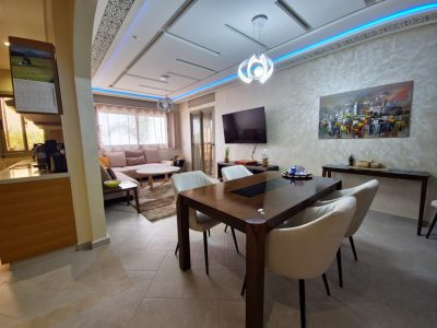 Appartement 2 chambres en plein centre d’Agadir   À 200 m de la plage, emplacement exceptionnel