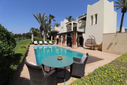 PREMIUM ! Villa meublée avec piscine privée à vendre à Agadir Vue imprenable sur le Golf du Soleil