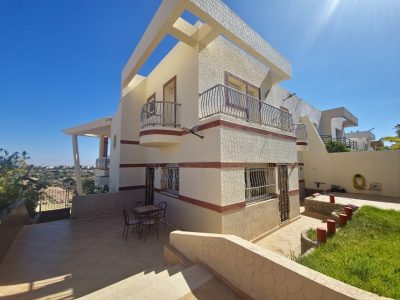 Villa d’exception à vendre à Illigh Agadir Piscine, rooftop et vue mer