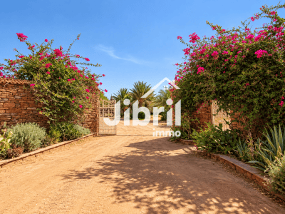 Propriété d’exception à Issen avec piscine et jardin sur terrain de 17 453m2